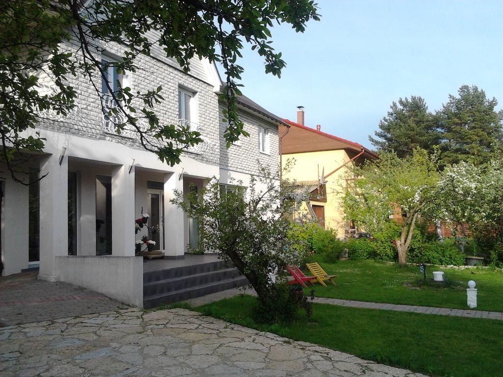 Oti Guesthouse Tallinn Exterior foto